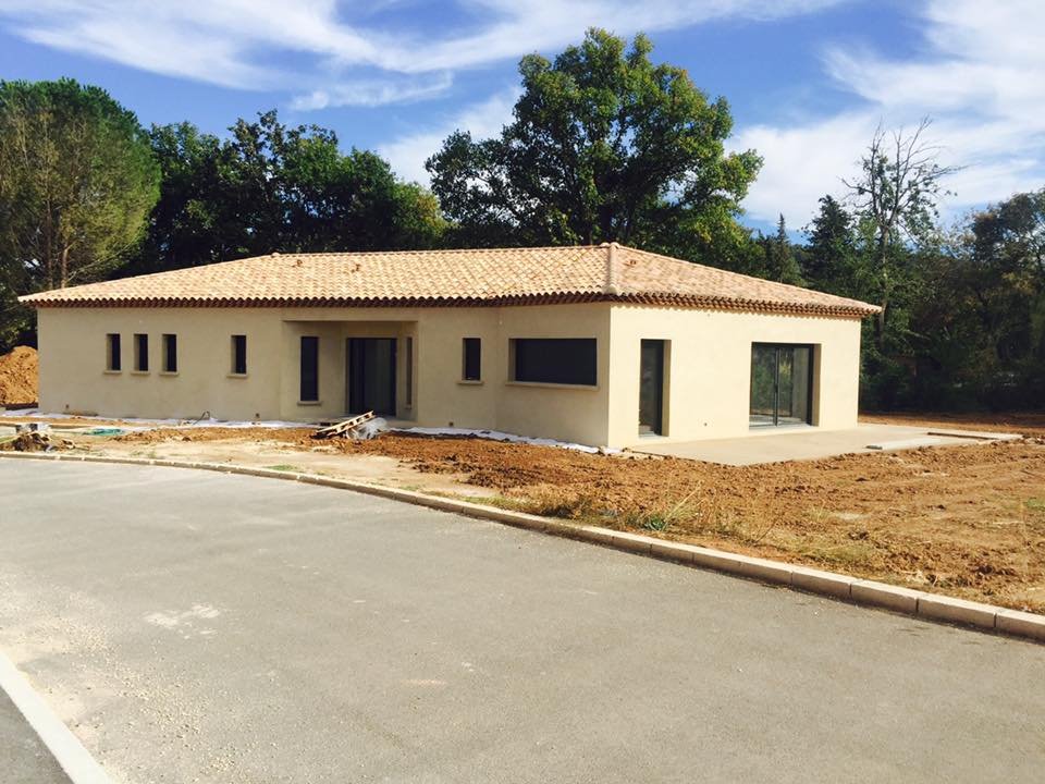 Construction d’une maison individuelle plain-pied à La Crau dans le Var réalisée par DPconstruction83